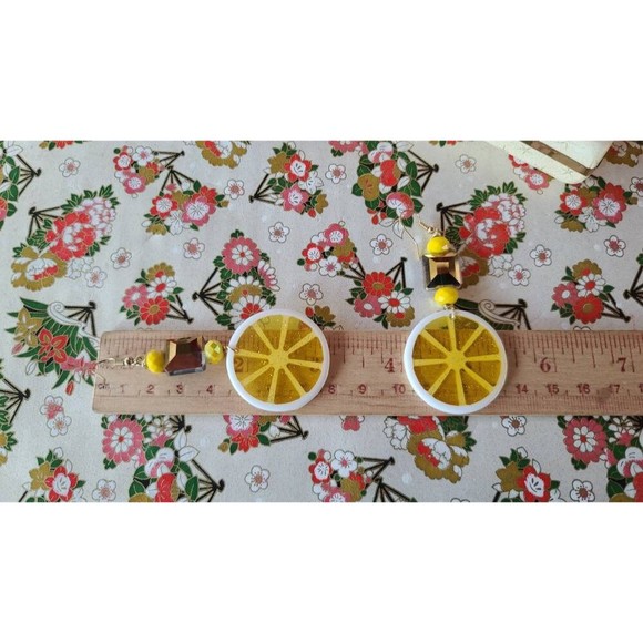 Lemon Slice Dangling Earrings - Picture 10 of 10